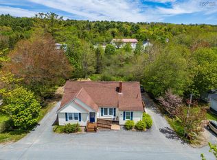 24 Varner Rd, Lunenburg, NS B0R1E0