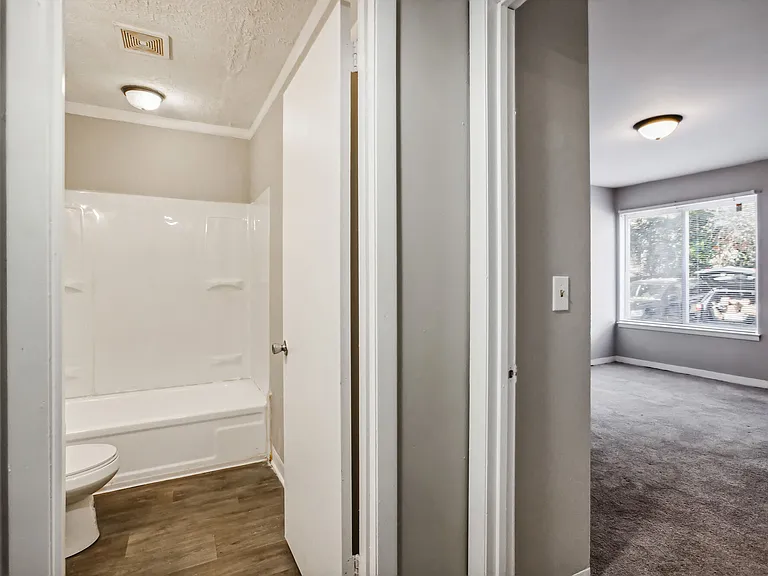 Northfield Manor Apartments — Photo 6