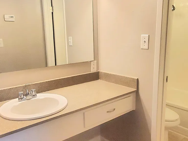 Hacienda Apartments — Photo 17