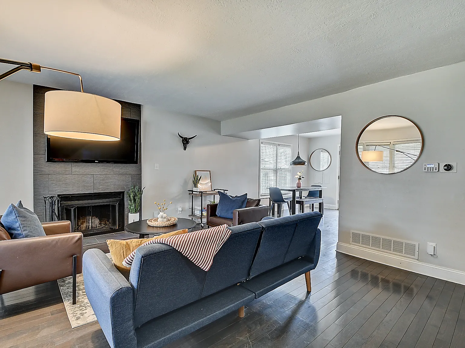 2 bed, 1.5 bath, 1120 sqft, $2,000 — Photo 3