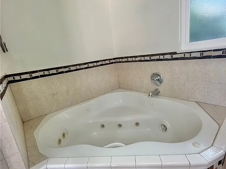 61 E Orange Grove Ave — Photo 55