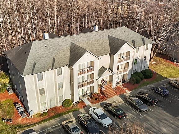 2nd image of 702 Glendale Dr APT F