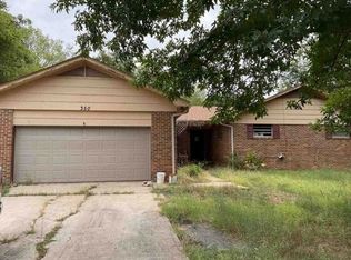 350 S West St, Konawa, OK 74849