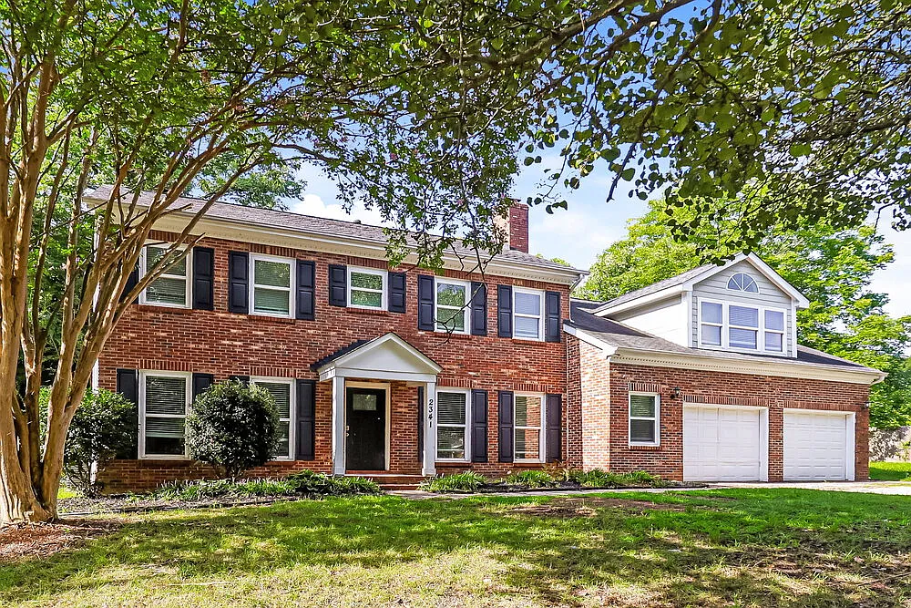 4 bed, 2.5 bath, 2580 sqft, $2,380 — Photo 4