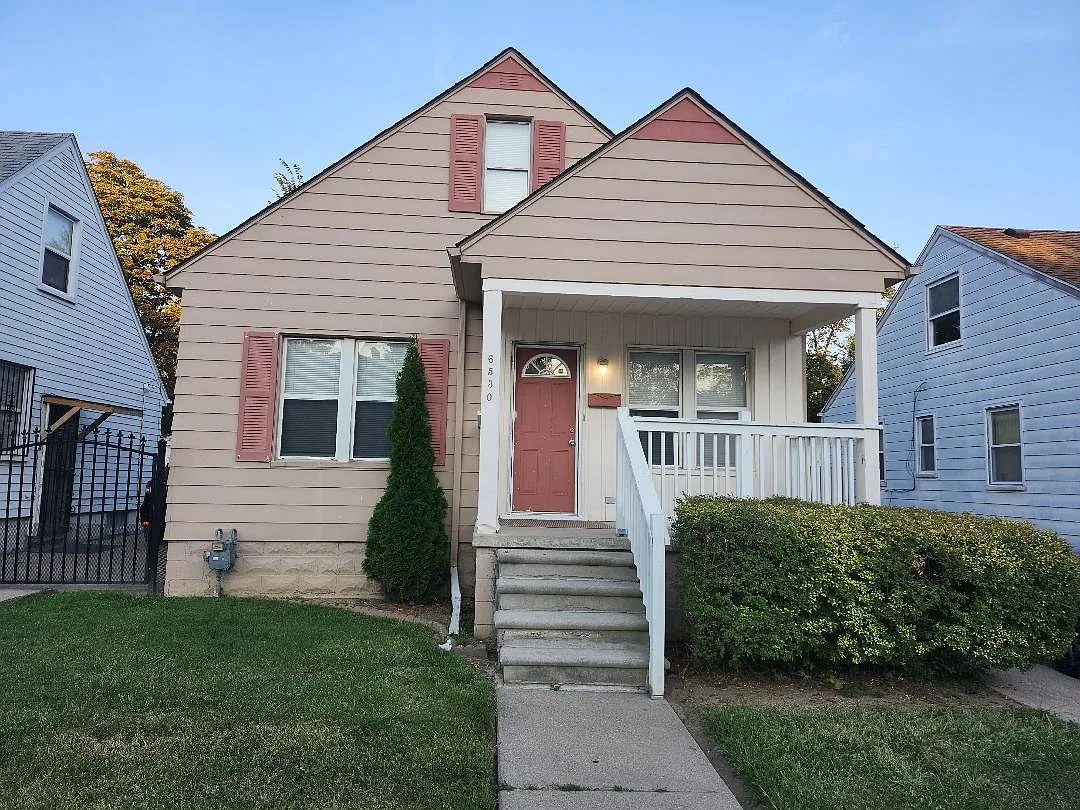 Charming Single Unit in Detroit | 6530 Greenview Ave | $1300/mo — Photo 1