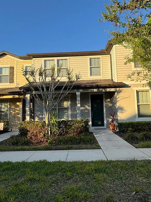 3 bed, 2.5 bath, 1617 sqft, $2,300 — Photo 1