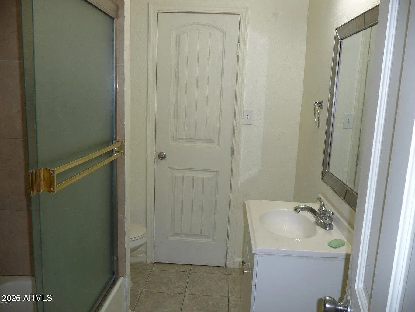 2 bed, 1.0 bath, 3030 sqft, $1,700 — Photo 4