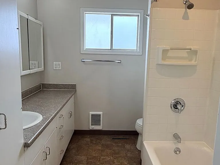 211 N Delaware Ave — Photo 28