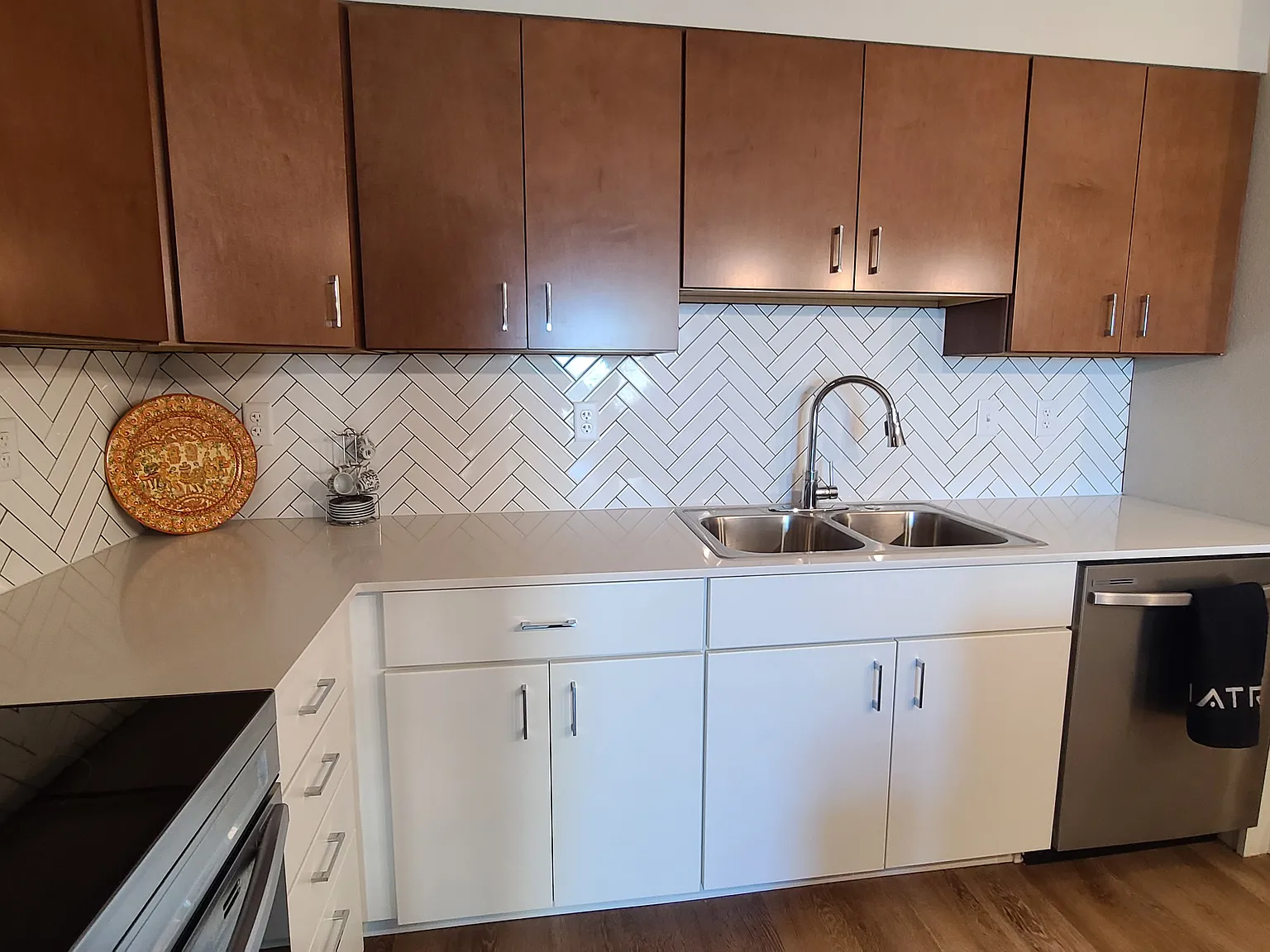 1 bed, 807 sqft, $1,652 — Photo 2
