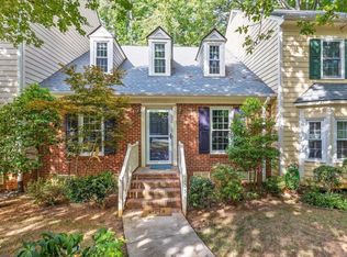 105 Hedgerow Ct, Cary, NC 27513