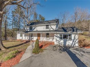 24 Country Rd, Hendersonville, NC 28791