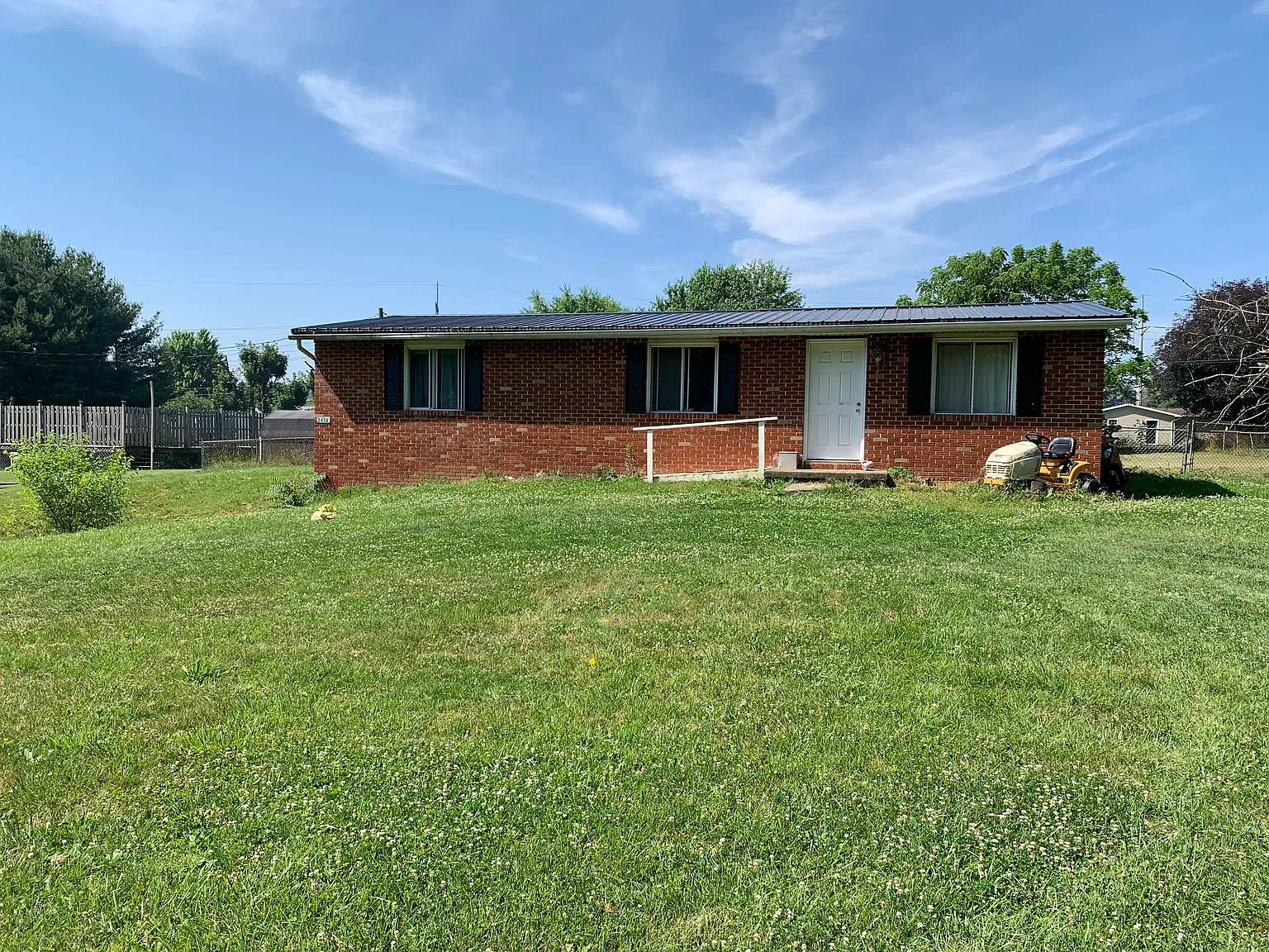 3 bed, 1012 sqft, $1,350 — Photo 3