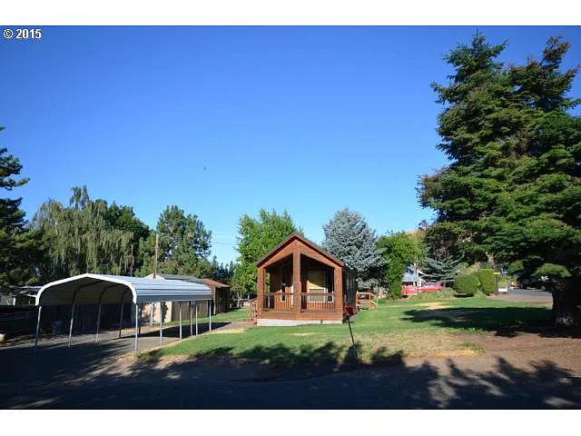 389 NW Bohna photo 1
