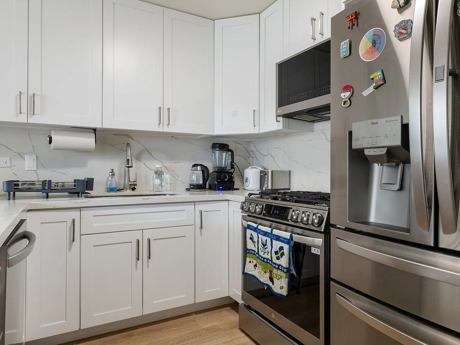 2 bed, 1100 sqft, $4,500 — Photo 3