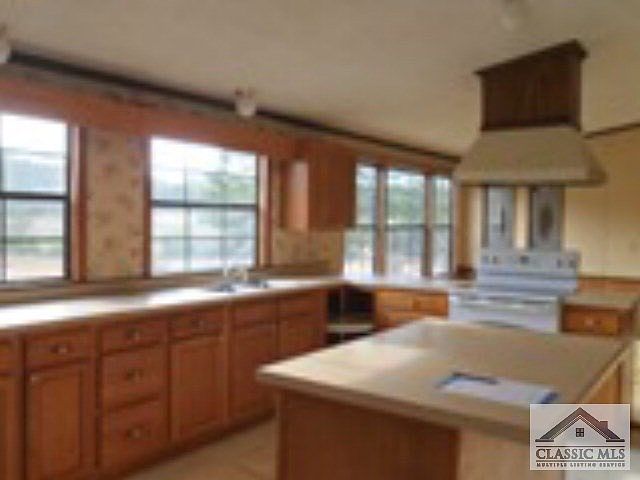 2nd image of 48 Frank Mathews Rd