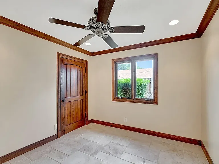 7415 Woodland Creek Ln — Photo 27