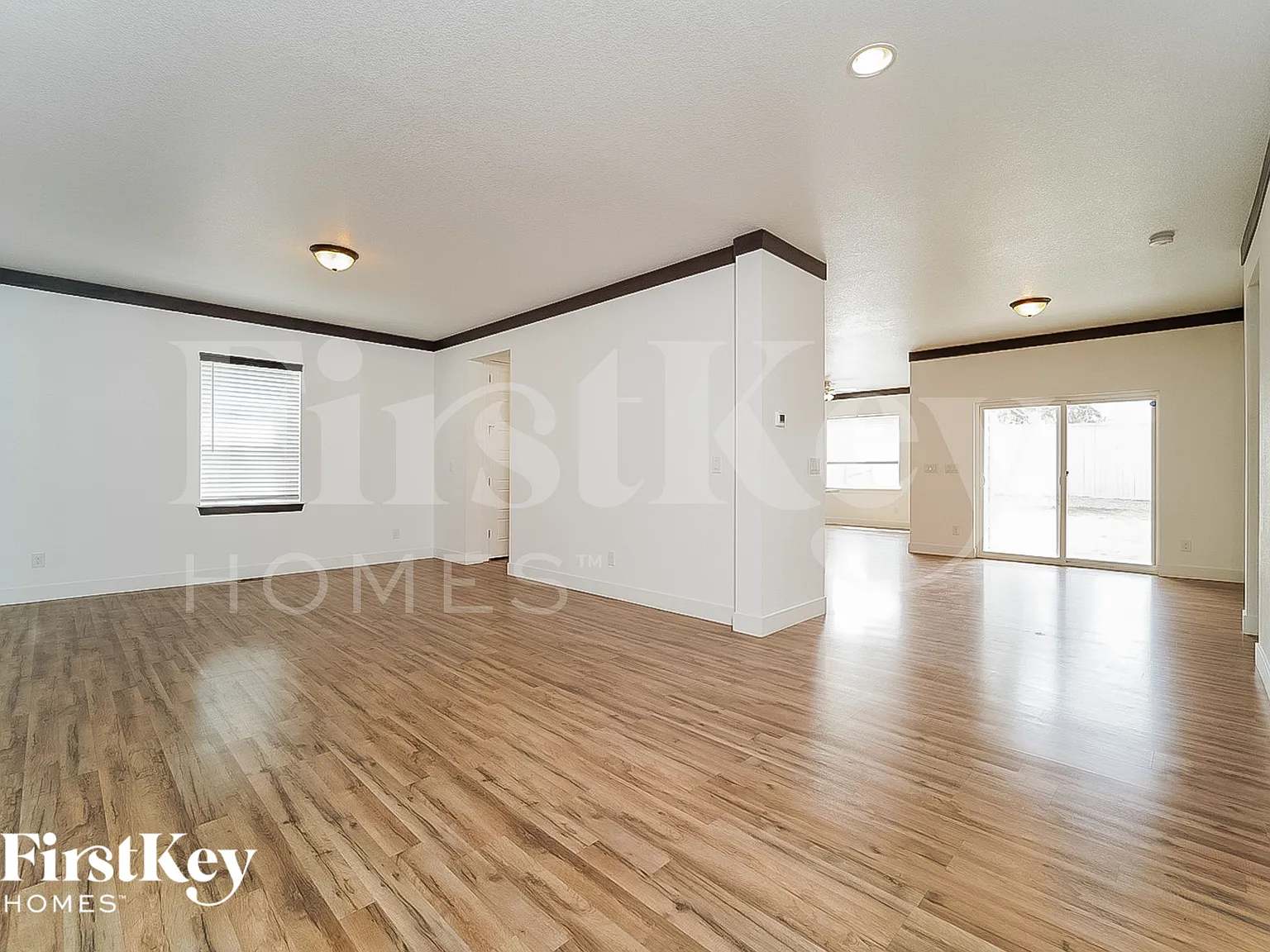 3 bed, 2.0 bath, 2031 sqft, $2,705 — Photo 3