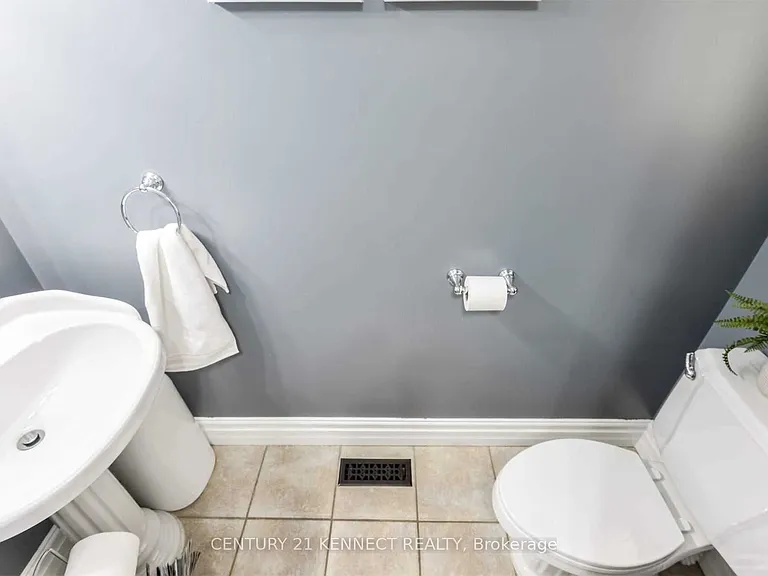 4 Somerset Dr — Photo 7