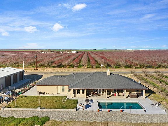 2nd image of 10393 Bradbury Rd