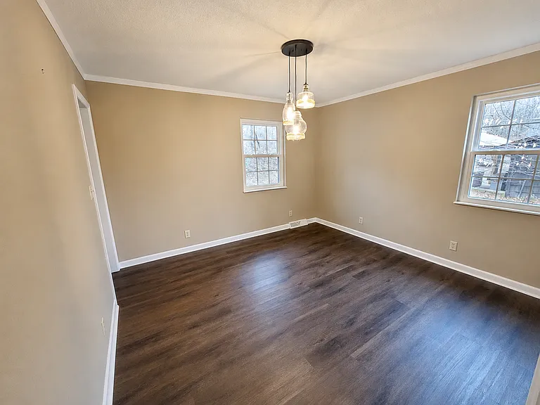 1237 Tanglewood Dr — Photo 7