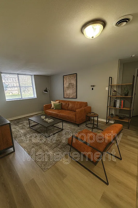 Building Photo - 2501 N St #115