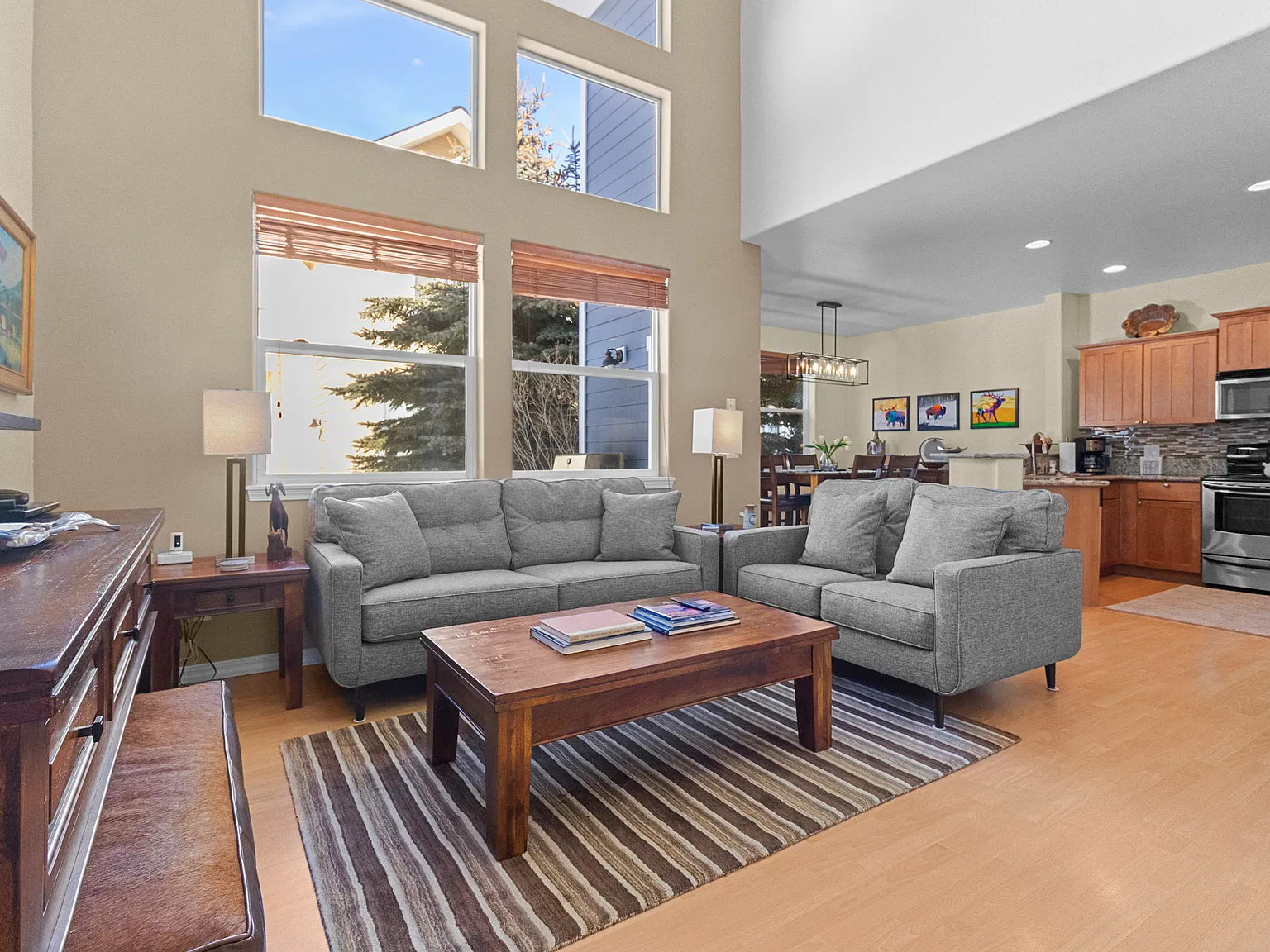 3 bed, 1600 sqft, $3,000 — Photo 2