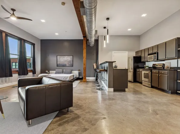 2502 Live Oak St APT 337, Dallas, TX 75204