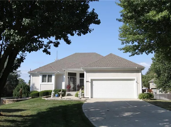 7939 W 118th Pl, Overland Park, KS 66210