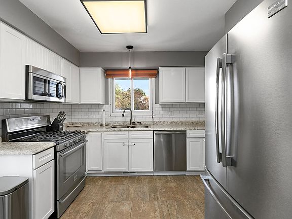 4th image of 1523 S Pembroke Dr
