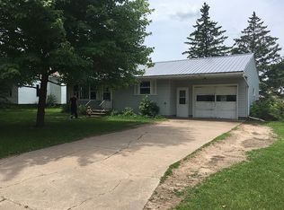 417 Factory St, Manawa, WI 54949