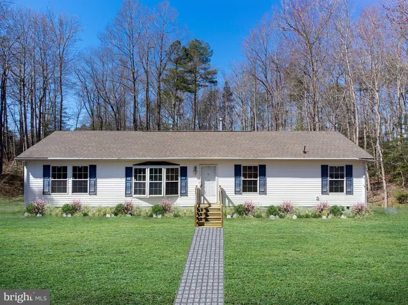 45 Robin Rd, Warsaw, VA 22572