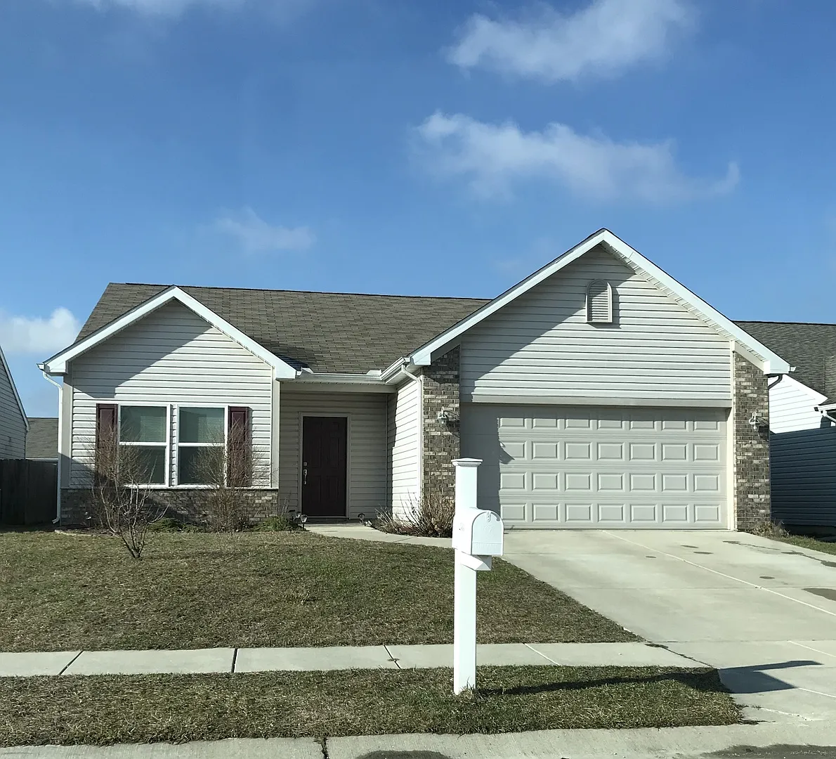 3 Bedroom Home In Lindberg Village — Photo 1