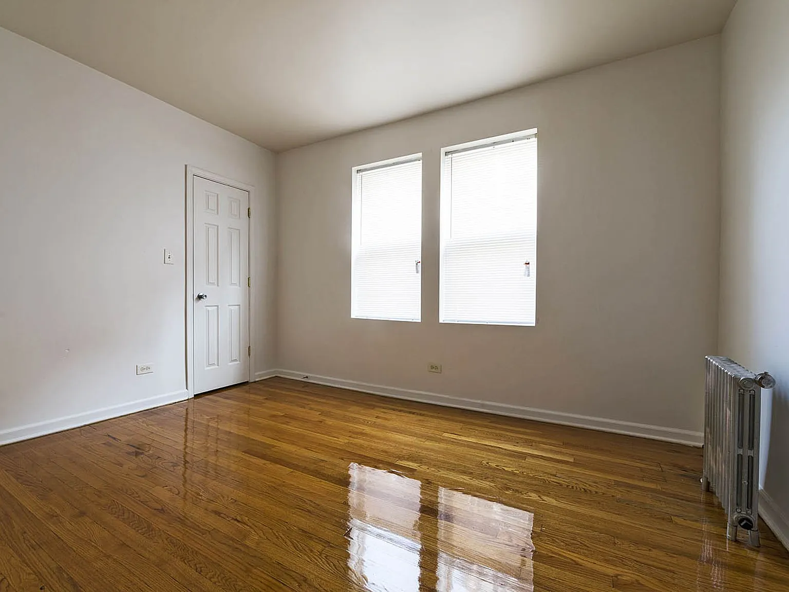 8251 S Ellis — Photo 3
