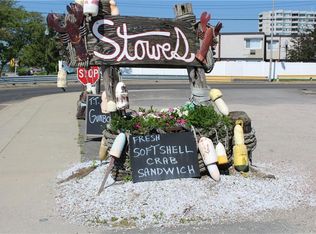 343 Beach St APT 205, West Haven, CT 06516