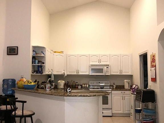 5th image of 1233 SW Century Ave