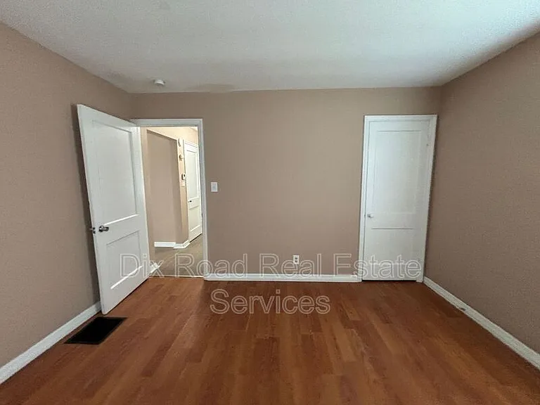 1110 Ellen Dr — Photo 12