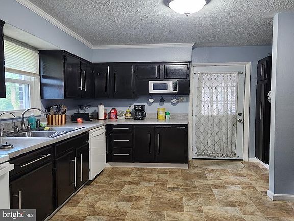 5th image of 120 Country Club Cir