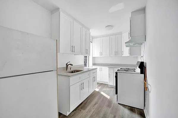 Rented by Prime Realty | media 21