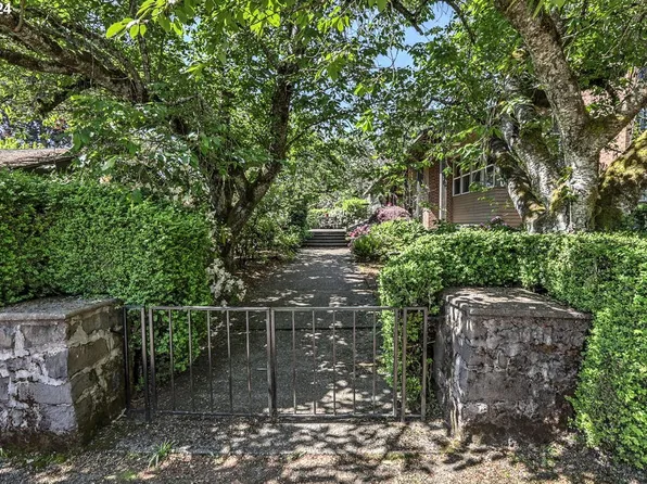 19378 Central Point Rd, Oregon City, OR 97045