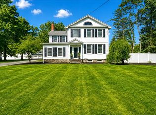 1118 Mertensia Rd, Farmington, NY 14425