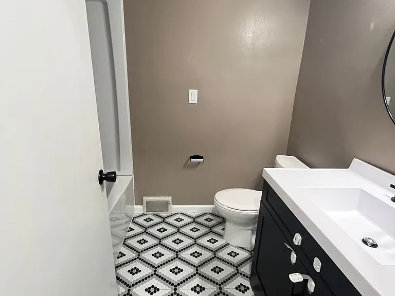 4300 S Hickory Hill Rd — Photo 14
