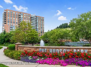 235 Old River Rd #607, Edgewater, NJ 07020