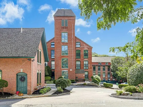 14 Sanford St Unit 5, Medway, MA 02053