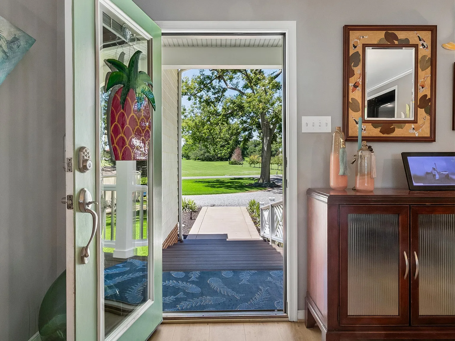 4 bed, 3.5 bath, 2600 sqft, $3,500 — Photo 4