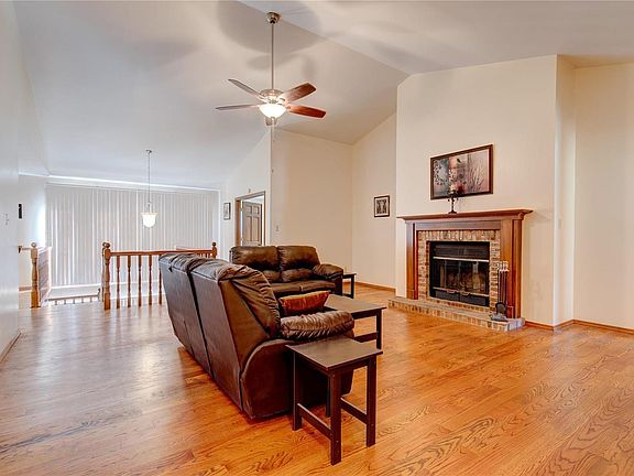 2nd image of 104 Rosebrook Dr