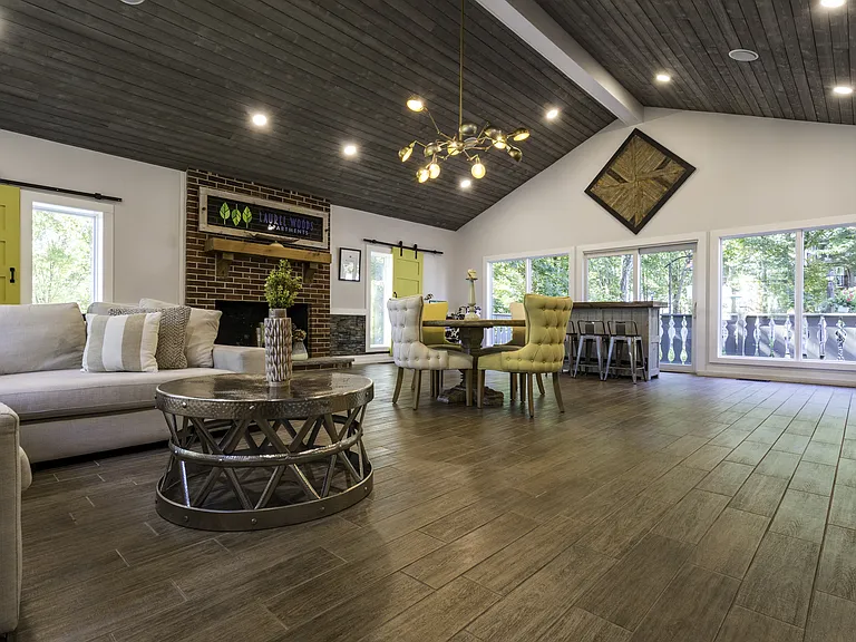 Laurel Woods Apartments — Photo 14