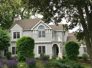 110 E Clarendon St, Prospect Heights, IL