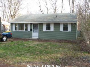 13 Clinton Ave, Old Saybrook, CT 06475