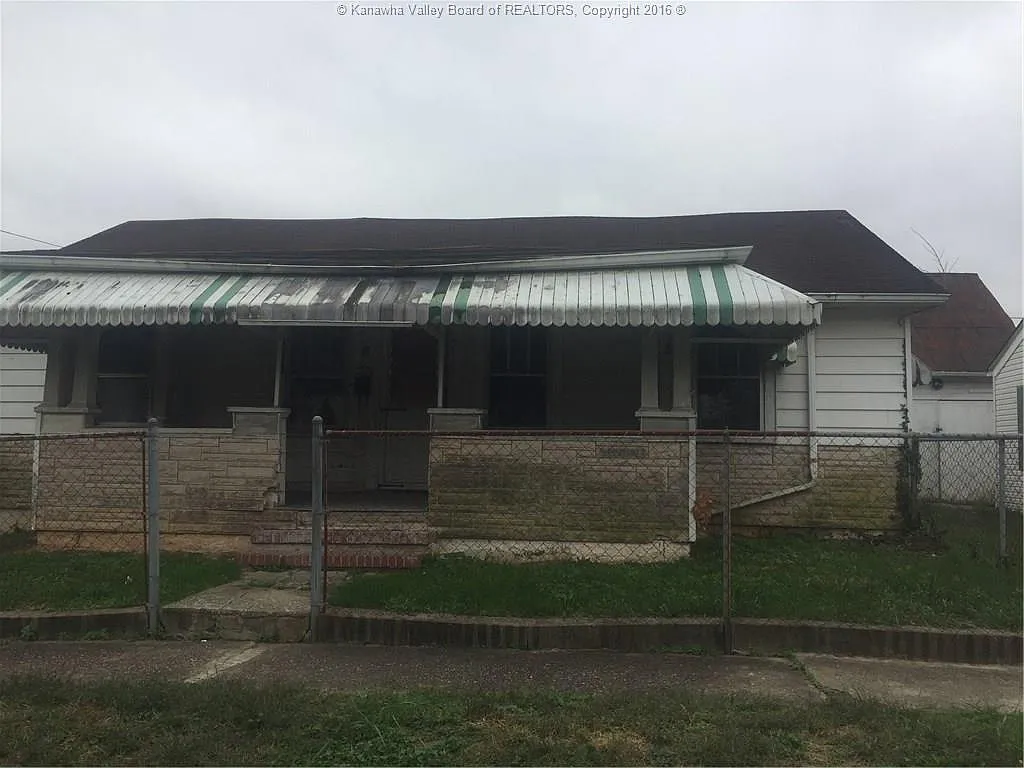 3114 31st St photo 1