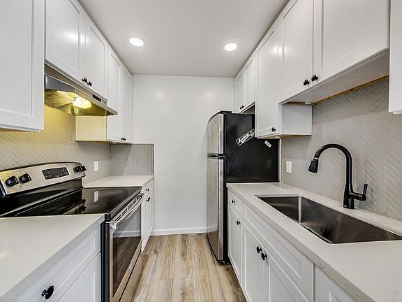 4th image of 210 Athol Ave APT 7